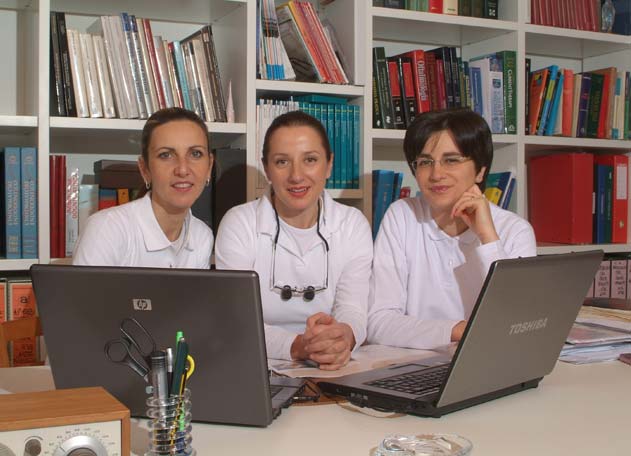 Le dottoresse del Centro Medico Apollonia nello studio